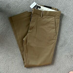 Banana Republic Rapid Movement Chino 32x30